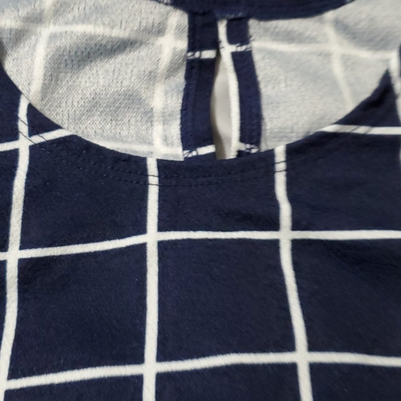 Navy Blue Sleeveless Top - Picture 4 of 4